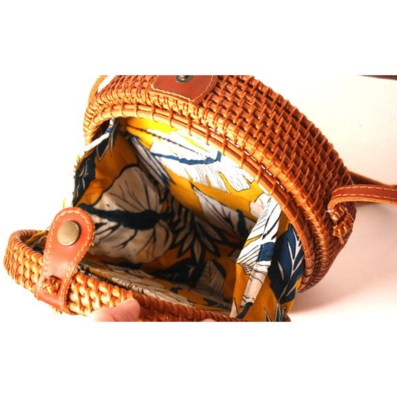 Handwoven Round Brown Rattan Woven Wicker Shoulder Handbag Crossbody Boho Purse - Picture 4 of 9